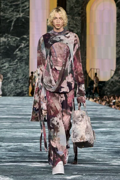 Look 44
